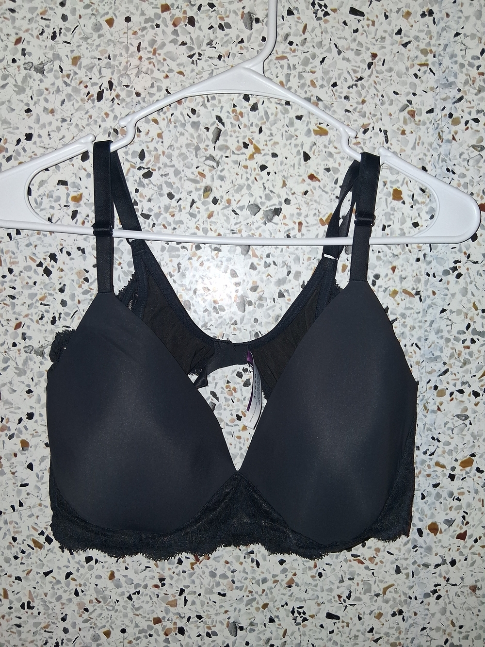 Women's Adore Me Tshirt Bra Black Size 38D Padded Wireless